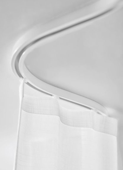 Curved curtain tracking system